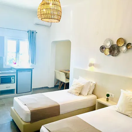 Arapiou 3* Perivolos (Santorini)